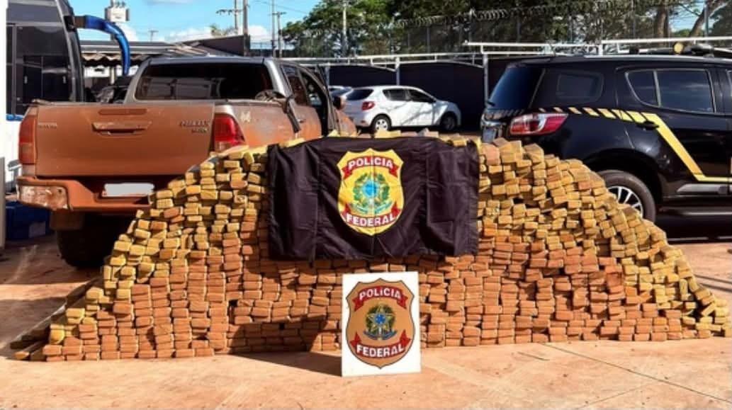 Casa abandonada escondia 1,8 tonelada de maconha em caminhonete de luxo; Polícia Federal faz apreensão em Três Lagoas