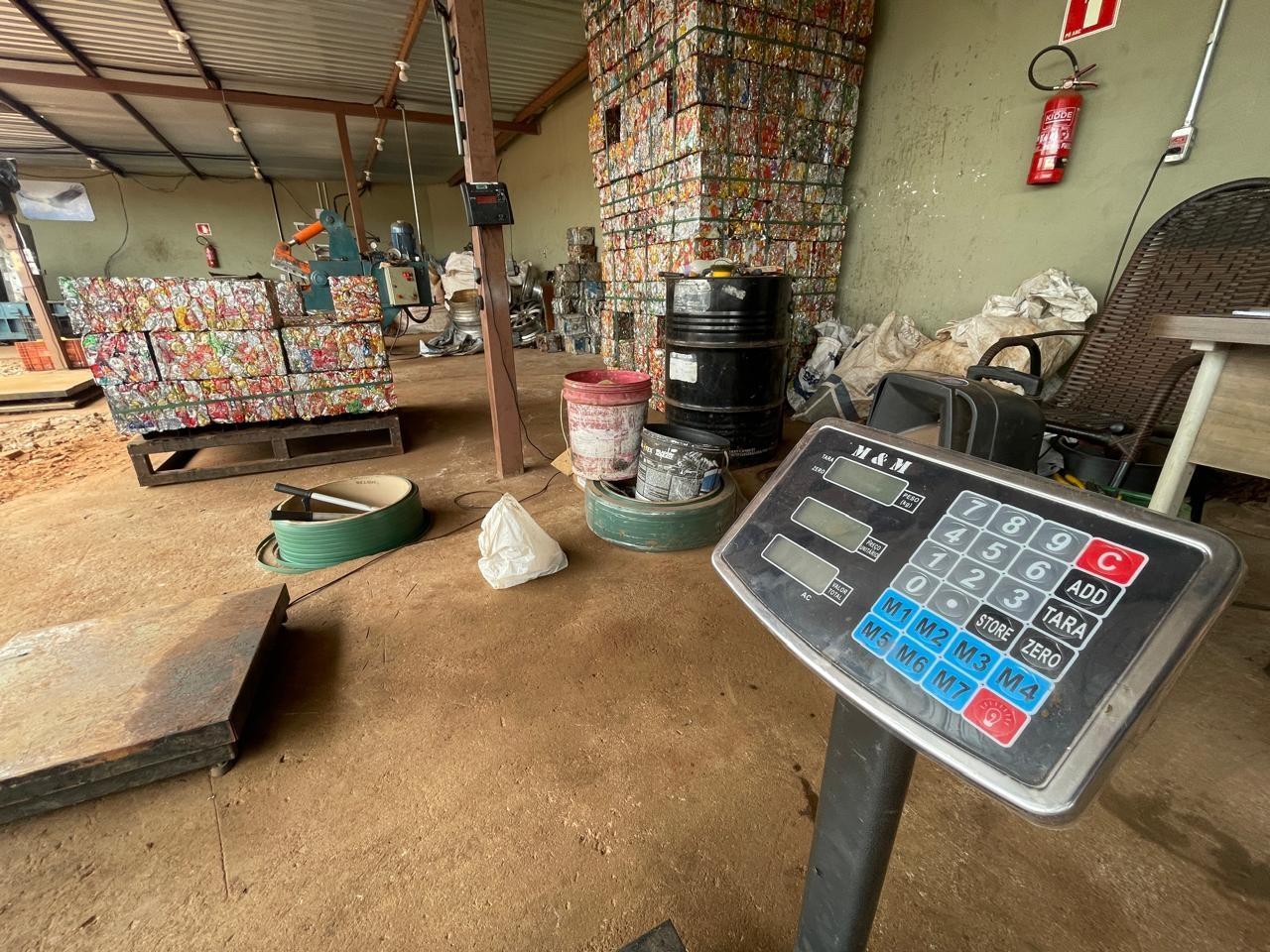 Sucata do Miranda investe em equipamentos de alta tecnologia, adquire moderna prensadora de latinhas e amplia estrutura em Três Lagoas