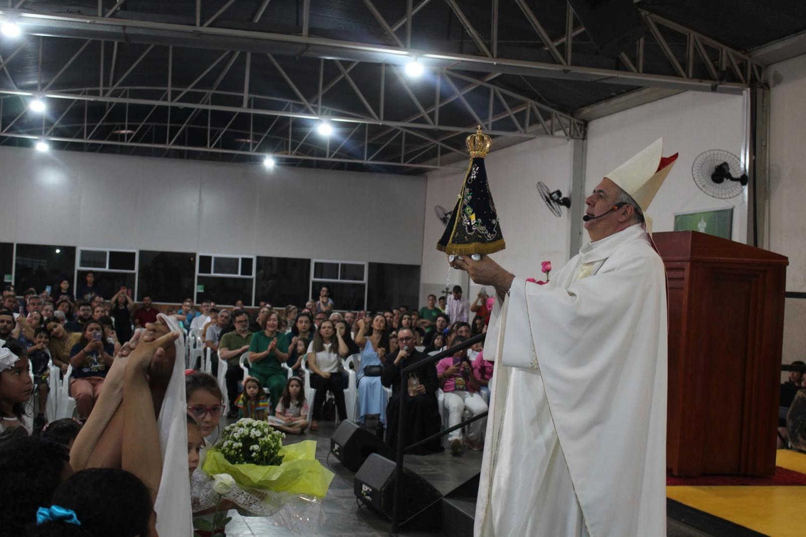 Dia de Nossa Senhora Aparecida terá missas, procissão e quermesse em Três Lagoas nesta segunda-feira; confira os horários