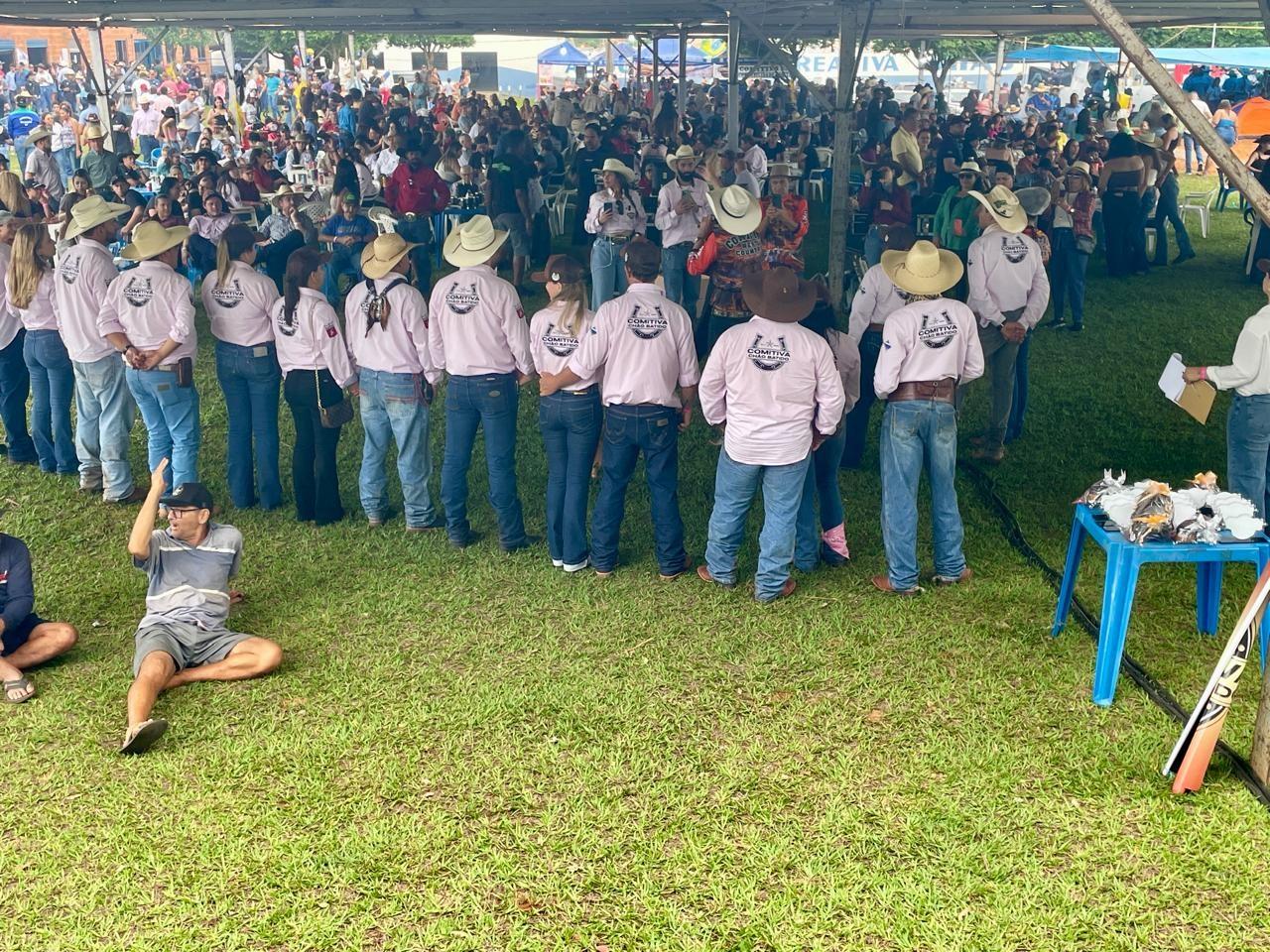 Autoridades e organização da cavalgada de Brasilândia agradecem apoio da população, comitivas e visitantes da região Autoridades e organização da cavalgada de Brasilândia agradecem apoio da população, comitivas e visitantes da região