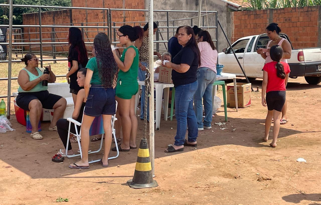 Bolo gigante, brinquedos e muita diversão marcam festa do Dia das Crianças no bairro Vila Haro, em Três Lagoas Bolo gigante, brinquedos e muita diversão marcam festa do Dia das Crianças no bairro Vila Haro, em Três Lagoas