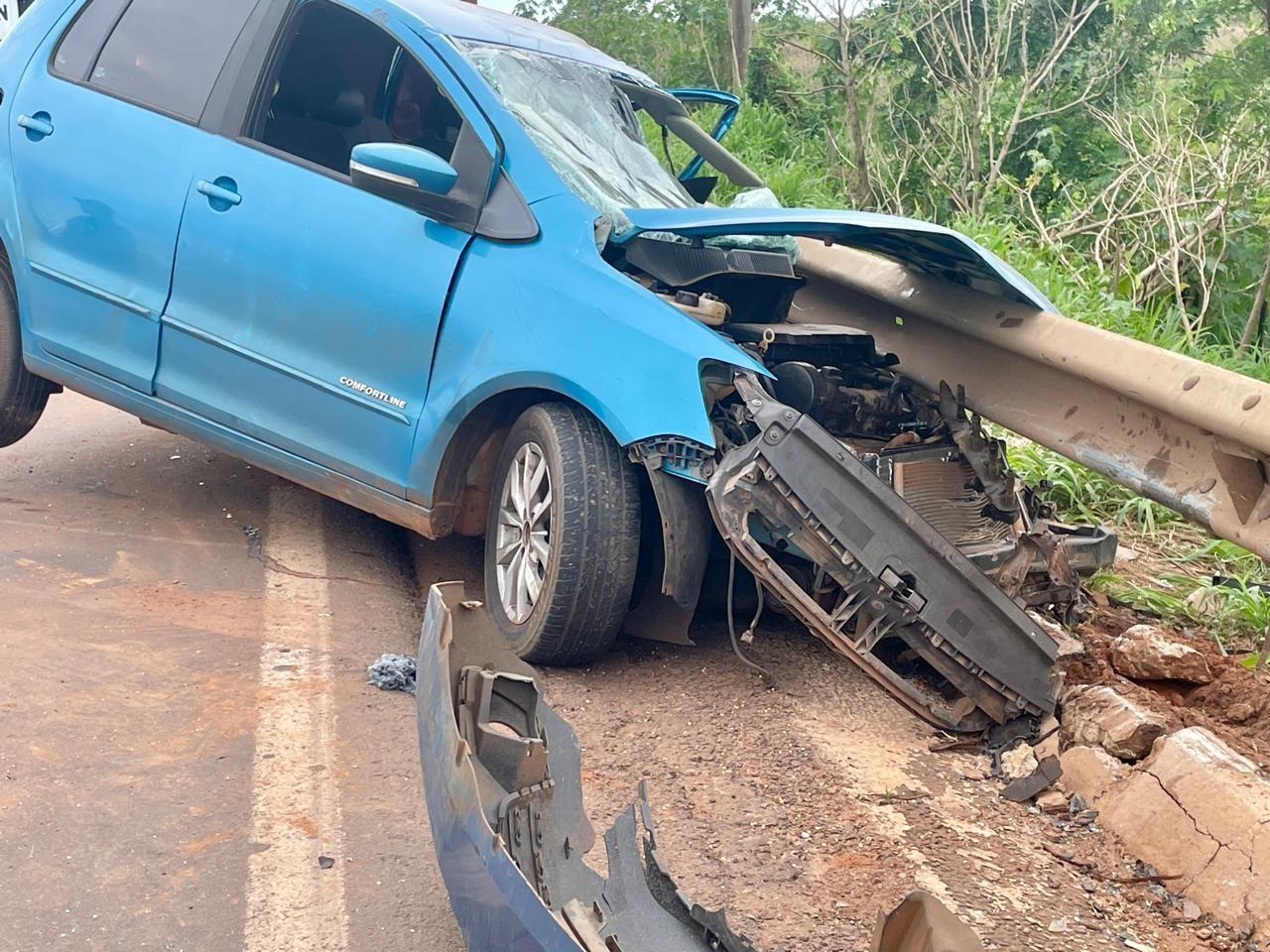 VEJA O VÍDEO: Trânsito fica totalmente interditado no anel viário da BR-262 após acidente grave entre Fox e micro-ônibus em Três Lagoas VEJA O VÍDEO: Trânsito fica totalmente interditado no anel viário da BR-262 após acidente grave entre Fox e micro-ônibus em Três Lagoas