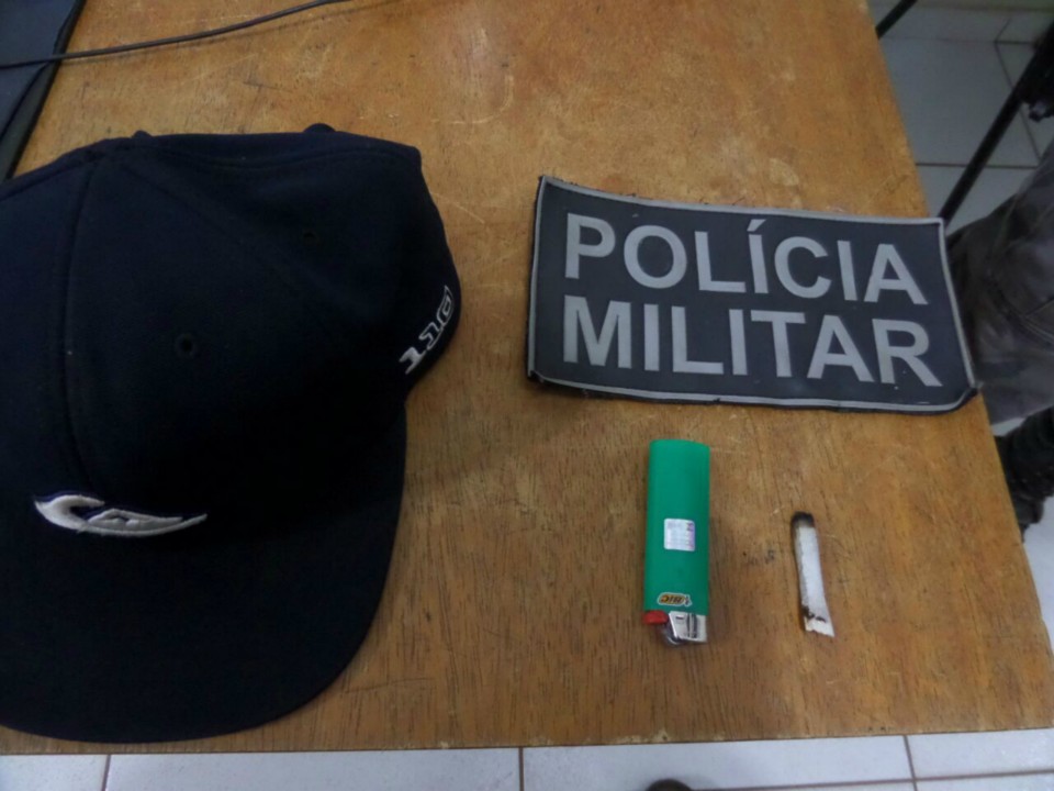 Estudante que fumava maconha na Lagoa Maior é detido pela PM Estudante que fumava maconha na Lagoa Maior é detido pela PM