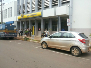 Após reunião, bancários continuam em greve por tempo indeterminado 