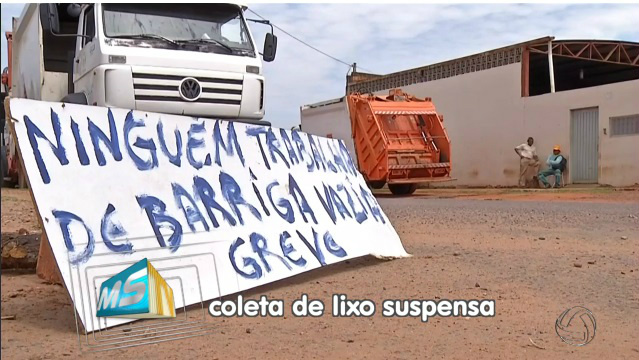 Empresa diz que efetuou pagamentos e que coletores de lixo voltaram a trabalhar