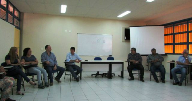 Representantes sindicais se reúnem com superintendente do MTE/MS