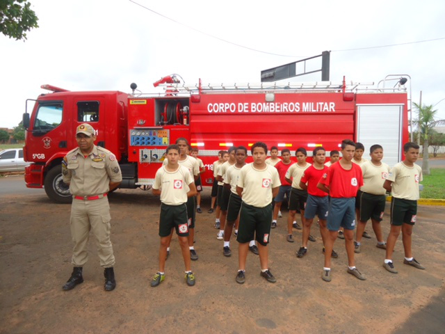 5° Grupamento de Bombeiros realiza o apadrinhamento das crianças "Bombeiros do Amanhã" 5° Grupamento de Bombeiros realiza o apadrinhamento das crianças