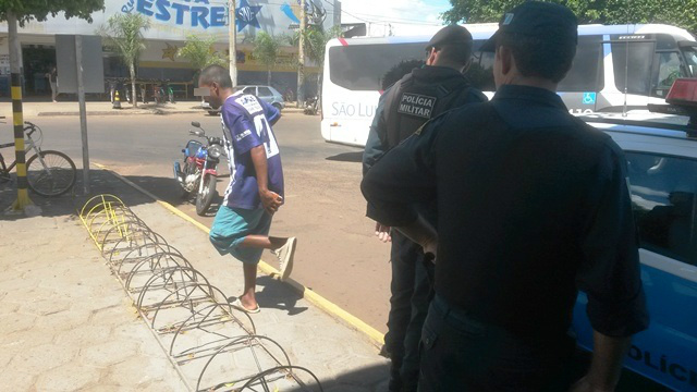 Jovem é flagrado tentando furtar bicicleta na rodoviária de Três Lagoas