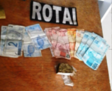 Homem é preso com drogas; polícia descobre plano para roubar Toyota Hiliux