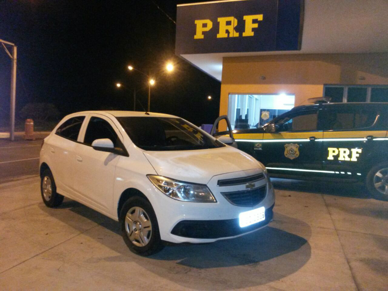 Veículo roubado em SP é recuperado pela P.R.F. de Três Lagoas e motorista é preso