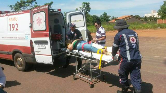 Mulher fica ferida em acidente entre duas motocicletas em Três Lagoas