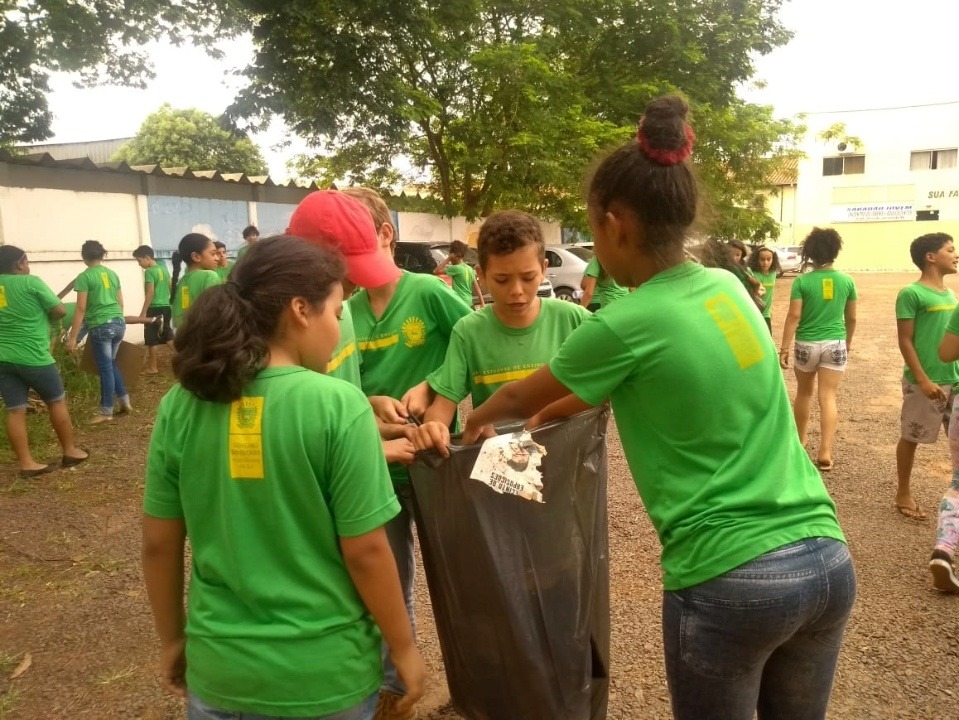 Escola Dom Aquino Corrêa realiza ação em combate ao Aedes aegypti