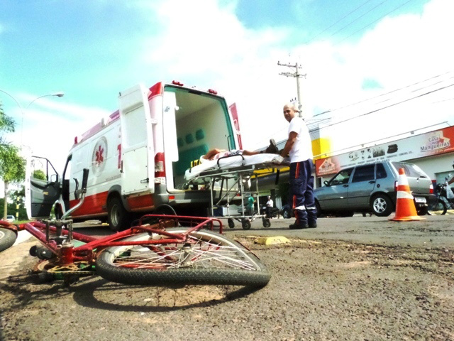 Provocou tumulto em hospital, foi atropelado e pediu dinheiro para o motorista
