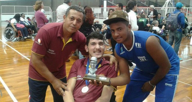 Alunos da APAE de Três Lagoas conquistam medalha de ouro em competição 