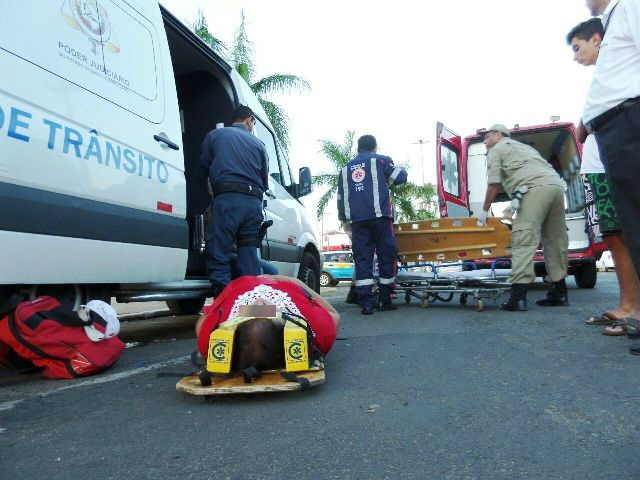 Acidente entre carros deixa duas mulheres feridas na área central de Três Lagoas