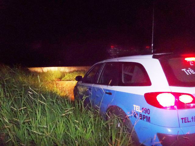 Denúncia de possível homicídio mobiliza polícia na madrugada do sábado Denúncia de possível homicídio mobiliza polícia na madrugada do sábado