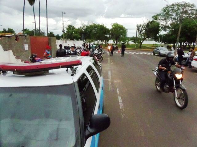 Ao realizar mais uma blitz, PM apreende 15 motos e 30 multas aplicadas