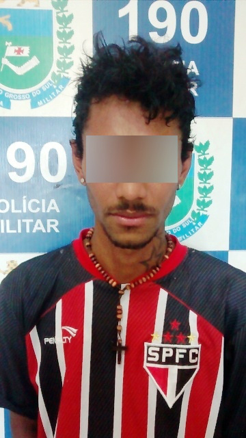 Jovem furta celular e depois oferece por troca em rede social Jovem furta celular e depois oferece por troca em rede social
