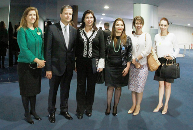 Prazos processuais conduzidos por advogadas que derem à luz serão suspensos por 30 dias