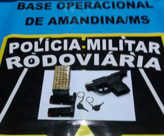 Três-lagoenses são presos com munições e pistola calibre 380 Três-lagoenses são presos com munições e pistola calibre 380