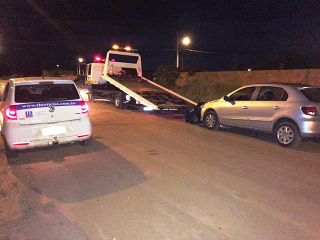 Carro furtado é abandonado no bairro Jardim Eldorado, em Três Lagoas Carro furtado é abandonado no bairro Jardim Eldorado, em Três Lagoas