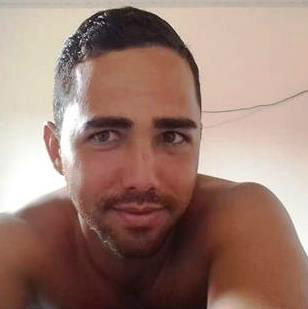 Briga no condomínio: homem é morto a tiros depois de chamar atenção de criança Briga no condomínio: homem é morto a tiros depois de chamar atenção de criança