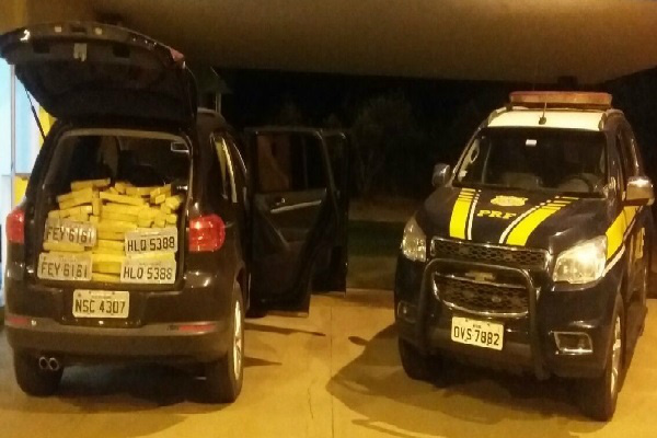 PRF localiza veículo com mais de meia tonelada de maconha PRF localiza veículo com mais de meia tonelada de maconha