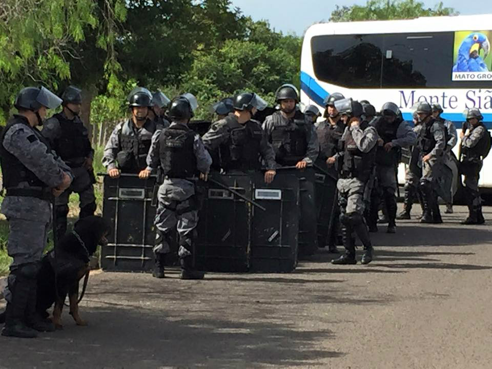 Pelotão de Choque entra no Presídio de Segurança Média de Três Lagoas Pelotão de Choque entra no Presídio de Segurança Média de Três Lagoas