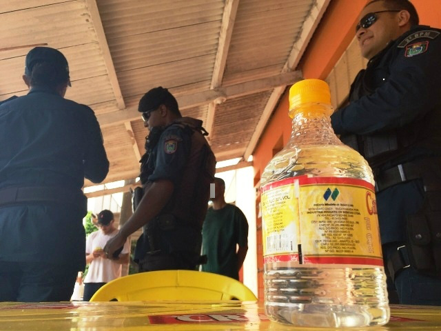 Ao tentar furtar cachaça, homem é detido pela Polícia Militar