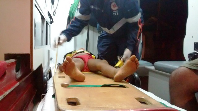 Menino de 05 anos é atropelado por motocicleta no JD. Guanabara Menino de 05 anos é atropelado por motocicleta no JD. Guanabara