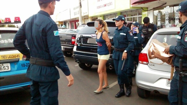 Mulheres são presas por furtarem mais de R$7.000,00 em mercadoria de loja de confecções