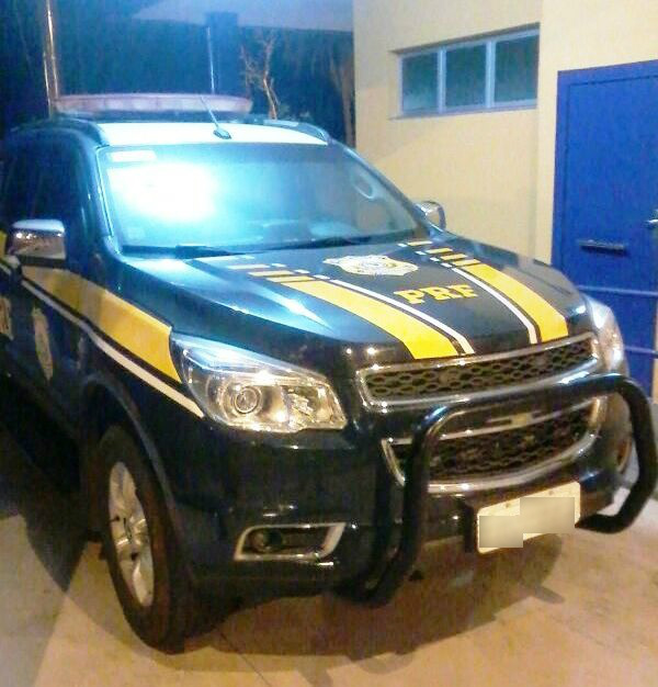 P.R.F.  prende condutor com C.N.H. falsa