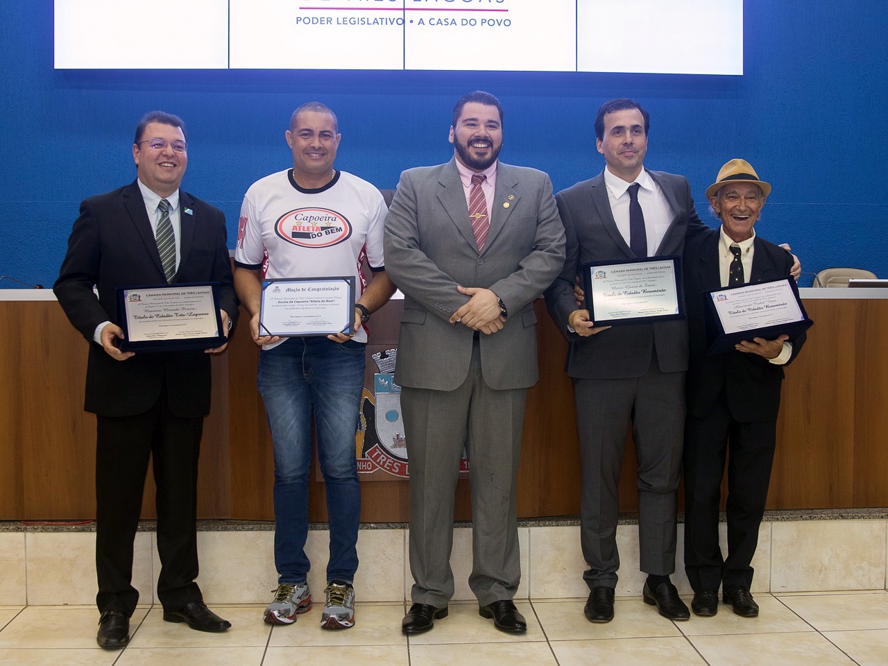 Câmara faz homenagem a profissionais e atletas Câmara faz homenagem a profissionais e atletas