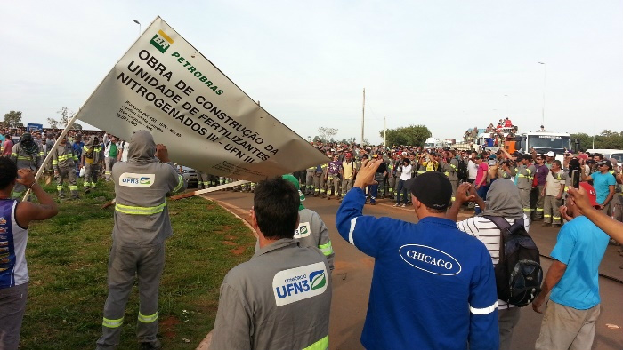 Obra de 7.000 empregos que já consumiu R$ 3,2 bi completa dois anos parada Obra de 7.000 empregos que já consumiu R$ 3,2 bi completa dois anos parada