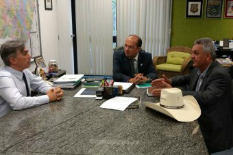 Prefeito Guerreiro e Secretário Barbosinha discutem segurança pública para Três Lagoas Prefeito Guerreiro e Secretário Barbosinha discutem segurança pública para Três Lagoas