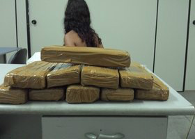 Droga que seria entregue em Três Lagoas é interceptada pela SIG Droga que seria entregue em Três Lagoas é interceptada pela SIG