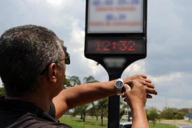 Horário de Verão termina no próximo dia 19 de Fevereiro Horário de Verão termina no próximo dia 19 de Fevereiro