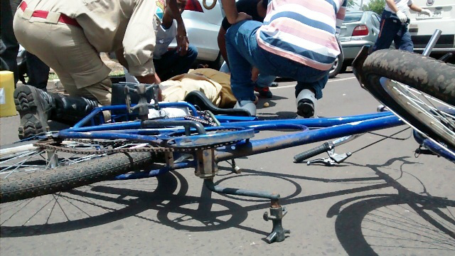 Idoso é atropelado por motocicleta no centro de Três Lagoas