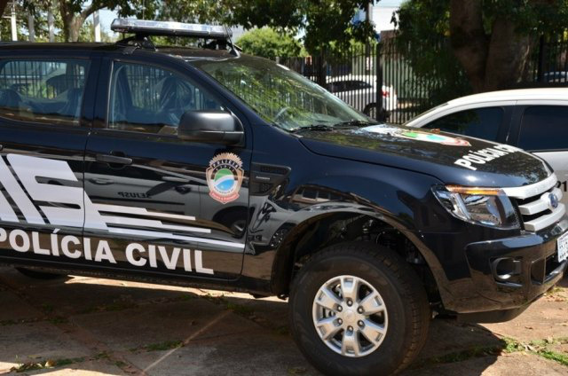 Corpo é encontrado em viela com sinais de tiros na cabeça, peito e pescoço Corpo é encontrado em viela com sinais de tiros na cabeça, peito e pescoço