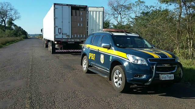 Polícia de Três Lagoas apreende 40 mil pacotes de cigarro contrabandeados Polícia de Três Lagoas apreende 40 mil pacotes de cigarro contrabandeados