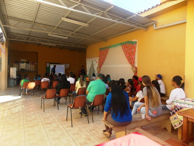 Polícia realiza palestra sobre drogas para 150 crianças Polícia realiza palestra sobre drogas para 150 crianças