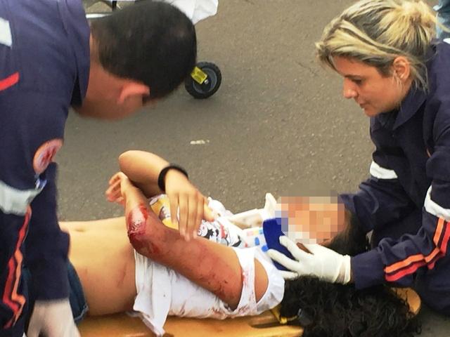 Em atropelamento, adolescente de 12 anos é jogada contra para-brisa de veículo 