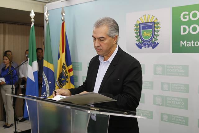 Reforma: diretores de secretarias extintas vão ganhar como secretários; R$ 24 mil Reforma: diretores de secretarias extintas vão ganhar como secretários; R$ 24 mil