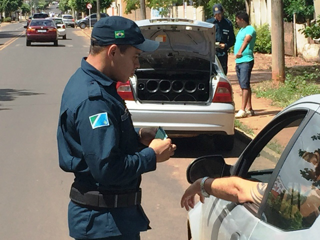 Blitz “pega” de surpresa motoristas da João Dantas Filgueiras 