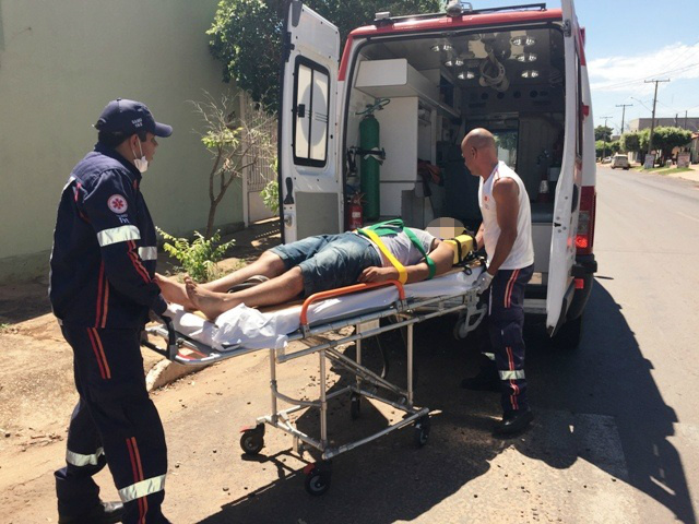 Mais um motociclista fica ferido em cruzamento na Rua Marechal Deodoro Mais um motociclista fica ferido em cruzamento na Rua Marechal Deodoro