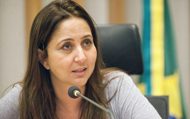 Justiça manda Liliane Roriz pagar R$ 317 mil por migrar do PRTB para PTB