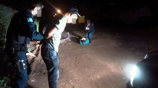 Bandidos praticam furto e são presos minutos depois pela Rádio Patrulha