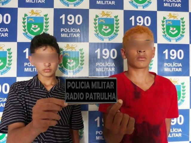 Menores assaltam vítima de 14 anos e roubam celular Menores assaltam vítima de 14 anos e roubam celular