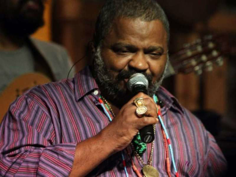 Arlindo Cruz apresenta melhora e sai de coma induzido