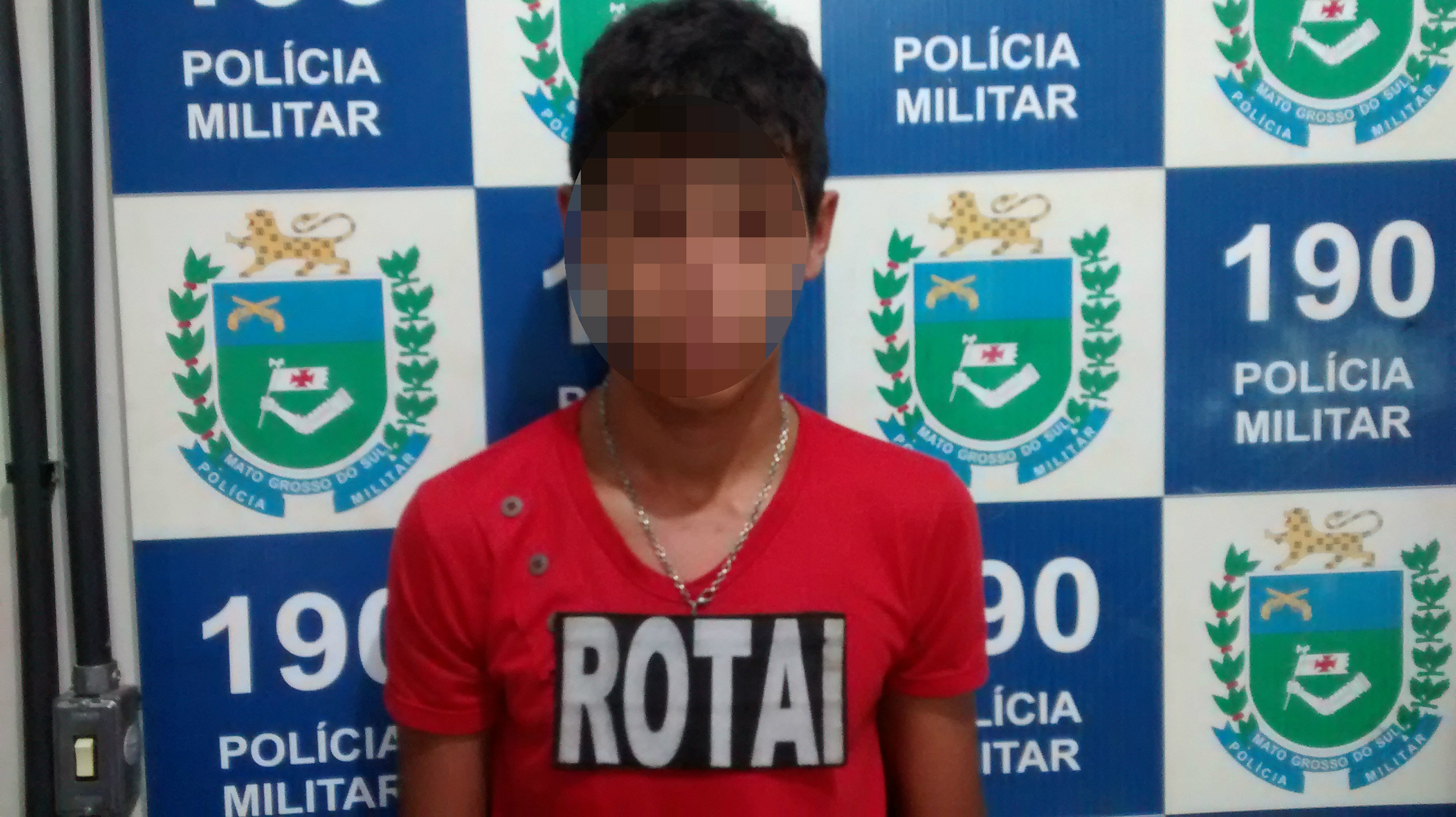Sobrinho furta moto da tia para levar namorada em baile funk Sobrinho furta moto da tia para levar namorada em baile funk